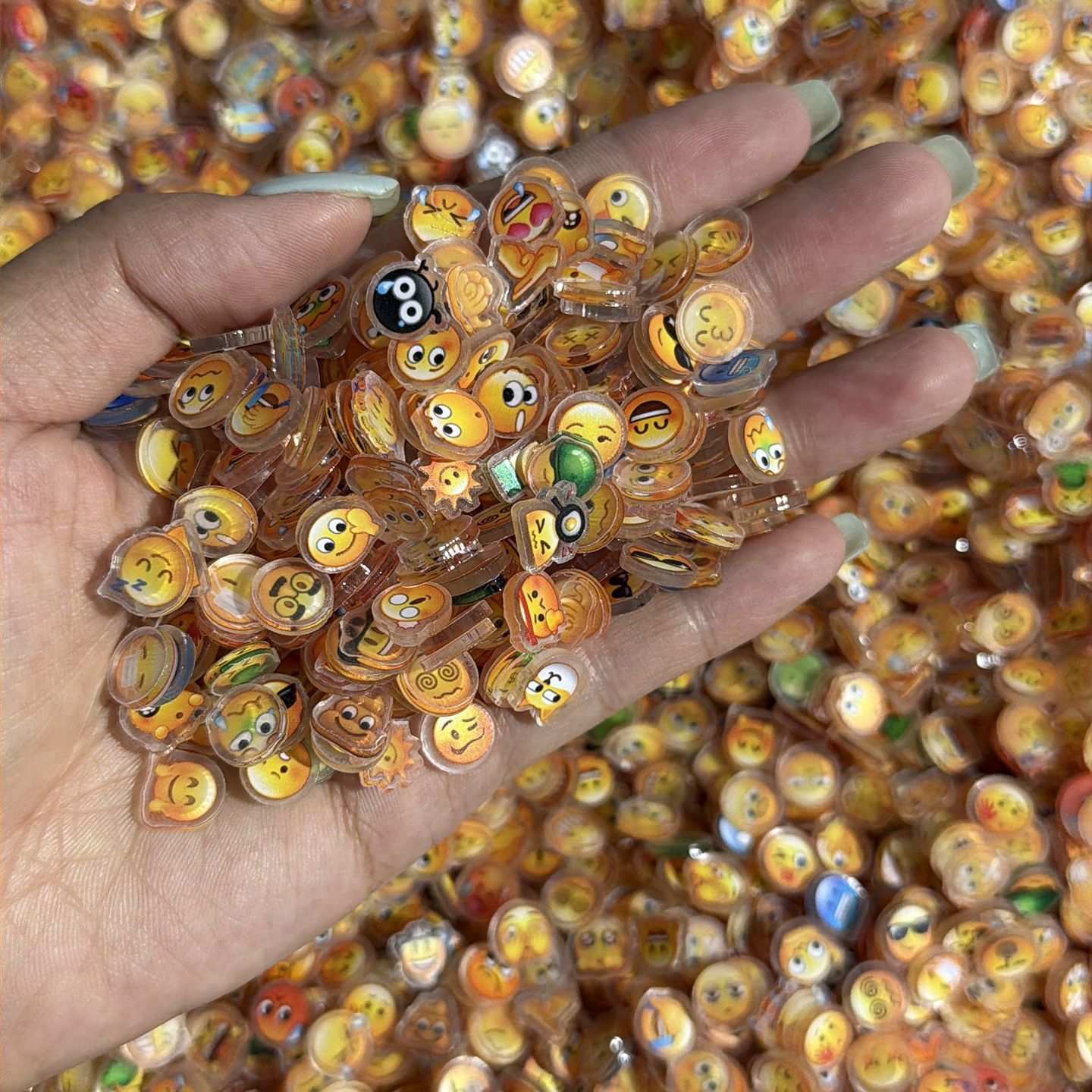new arrival 1cm emoji acrylic  - đánh giá và giá Phone Cases With Charms